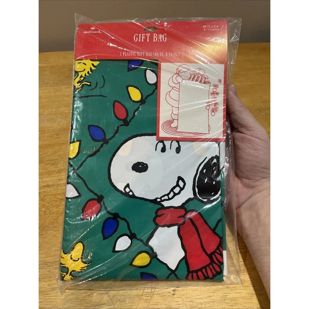 HALLMARK Peanuts Characters‎ Snoopy Vintage Christmas {1} Gift Bag 40